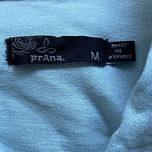 prAna Women's Medium Dree Light Blue Denim Button Down Vest Light Distressing - Picture 4 of 9